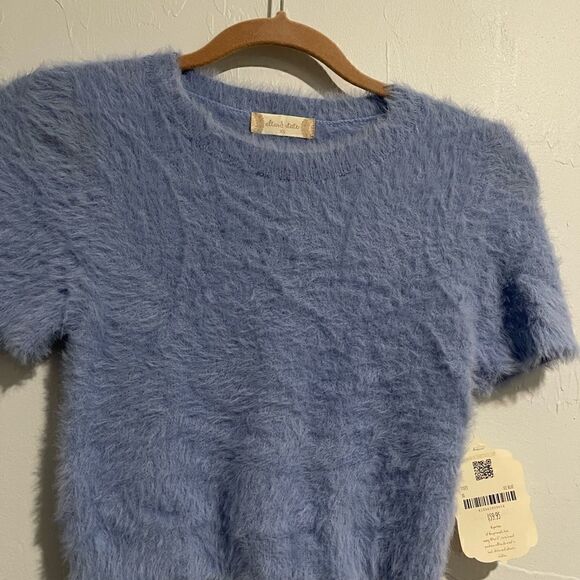 Altar’d state ice blue fuzzy soft car op top xs NWT - Picture 4 of 7